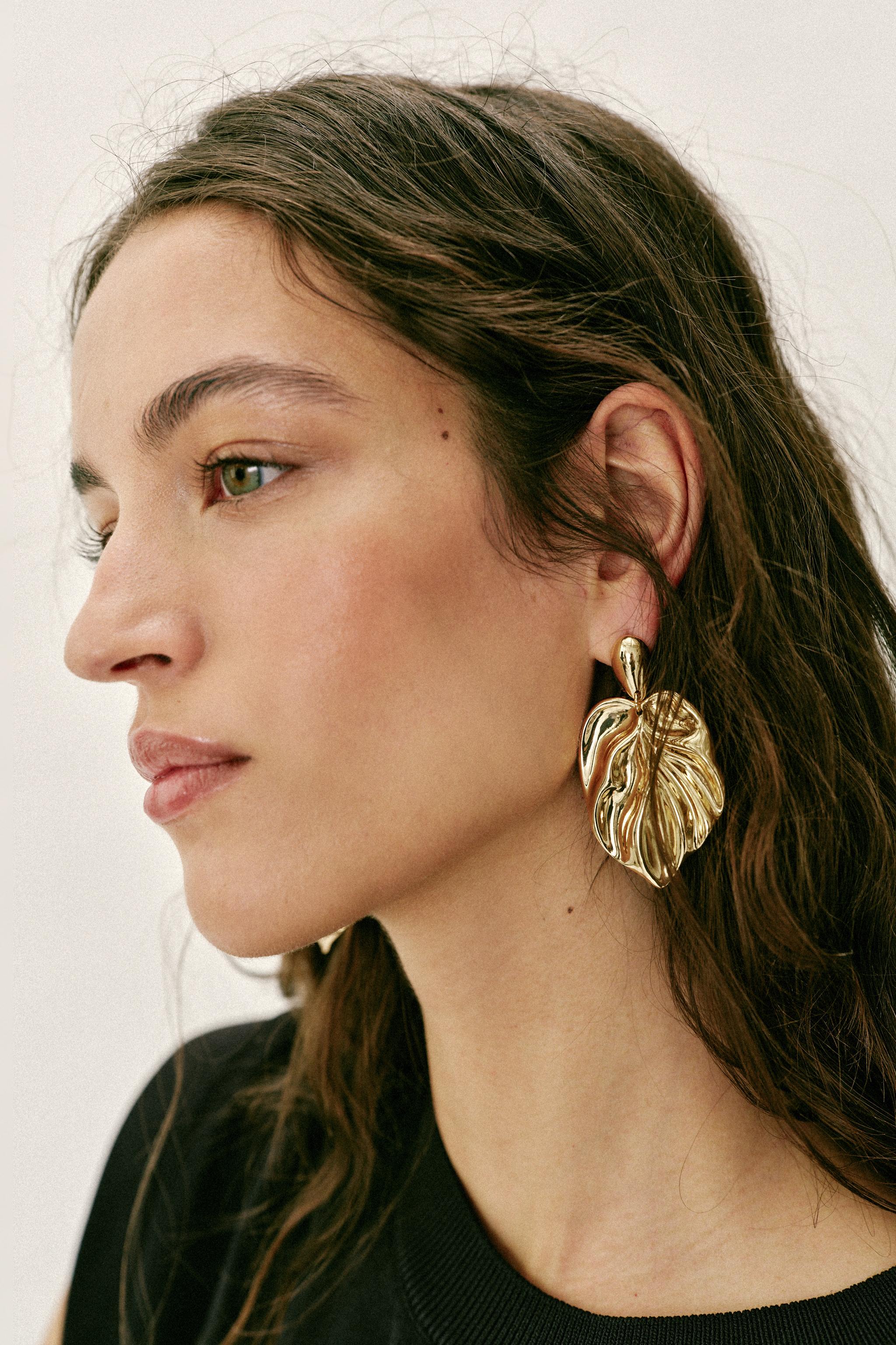 MAXI METAL LEAF EARRINGS